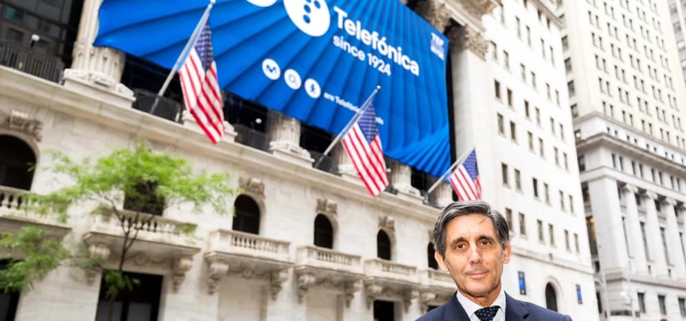 Telefónica "toca la campana" en la Bolsa de Nueva york para celebrar 100 años conectando la vida de las personas