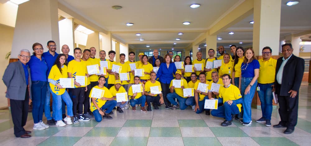 Egresados 48 auxiliares de construcción en Valencia