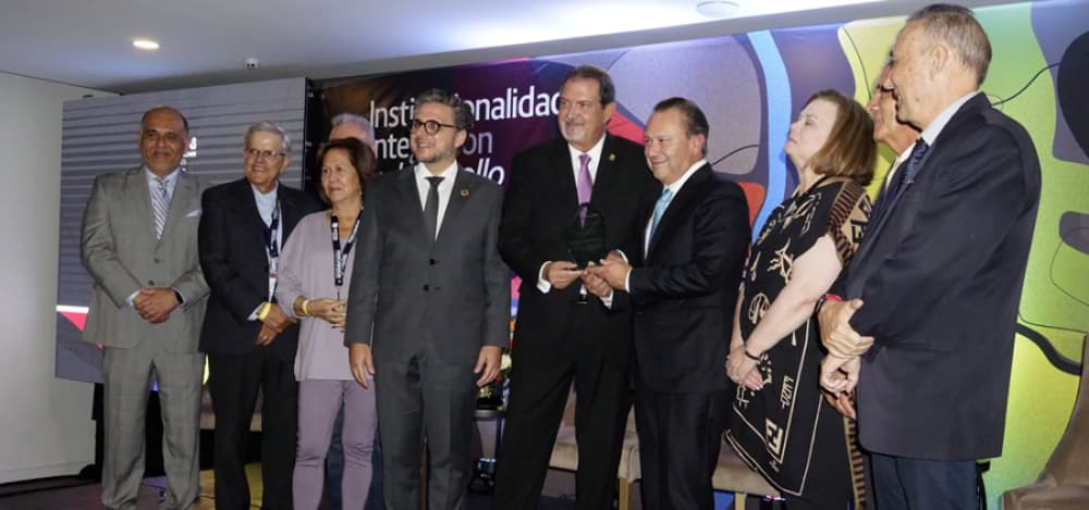 Luis Bernardo Pérez, presidente de Digitel es reconocido como Empresario del Año